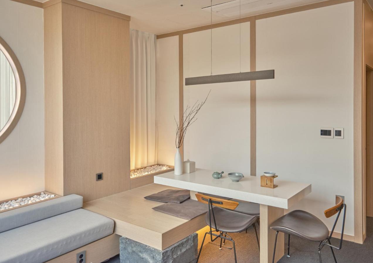 Uh Suite The Seoul Exteriör bild