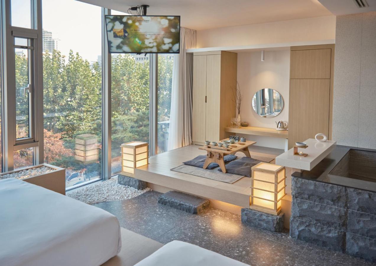 Uh Suite The Seoul Exteriör bild