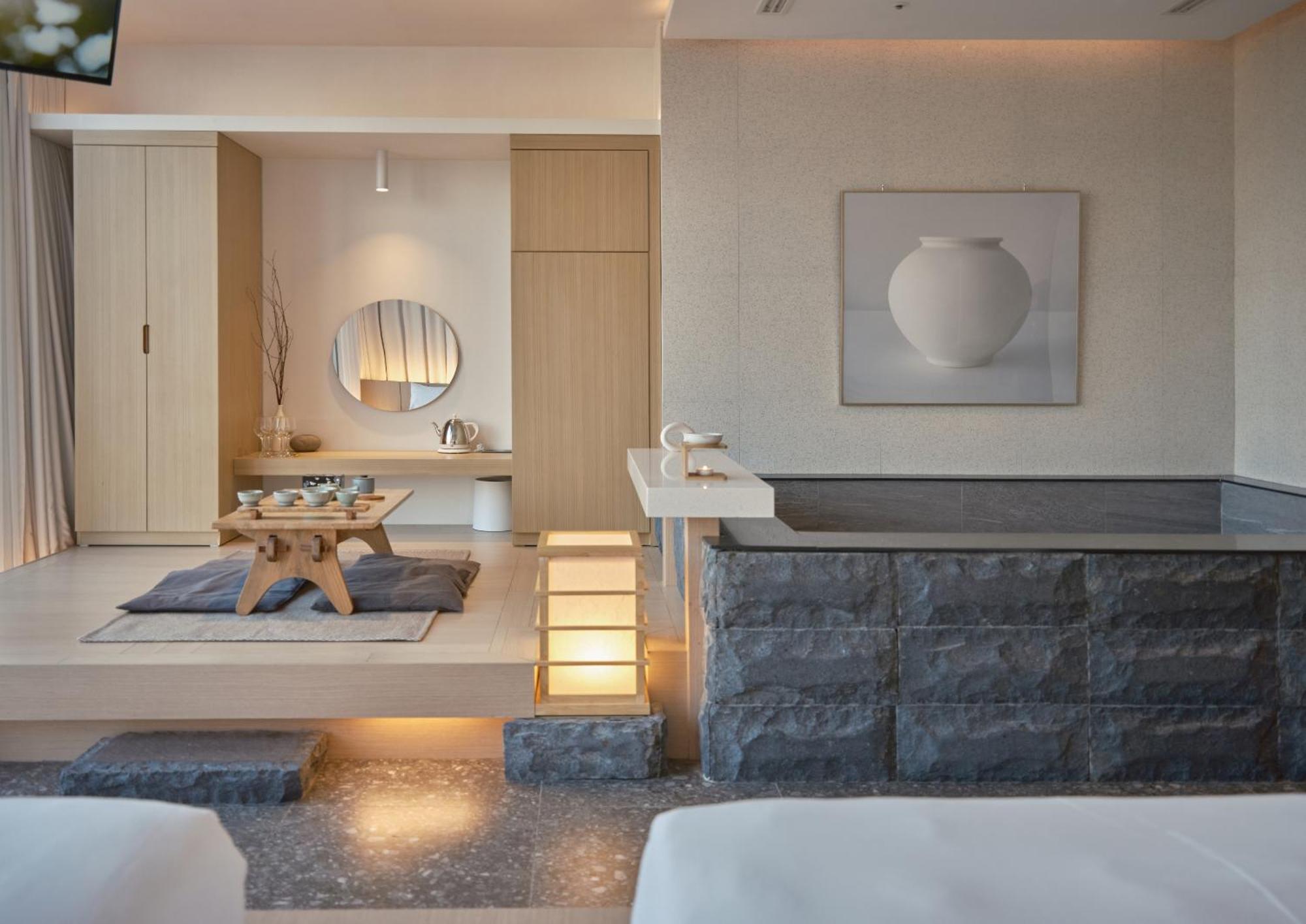 Uh Suite The Seoul Exteriör bild