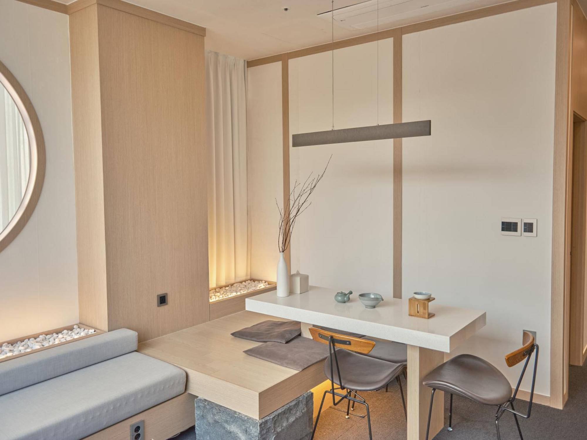 Uh Suite The Seoul Exteriör bild